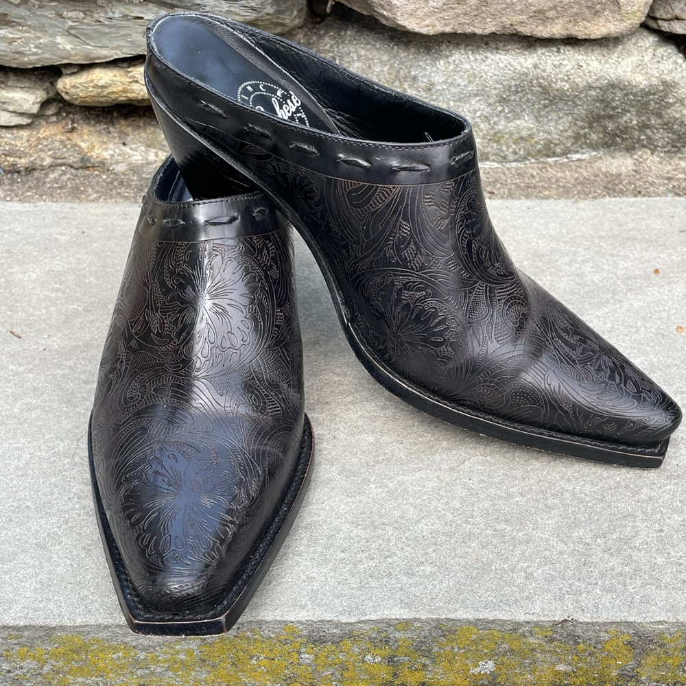Lucchese Black Leather mules size 7.5